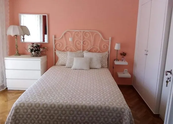 Sylvia\' S Apartments