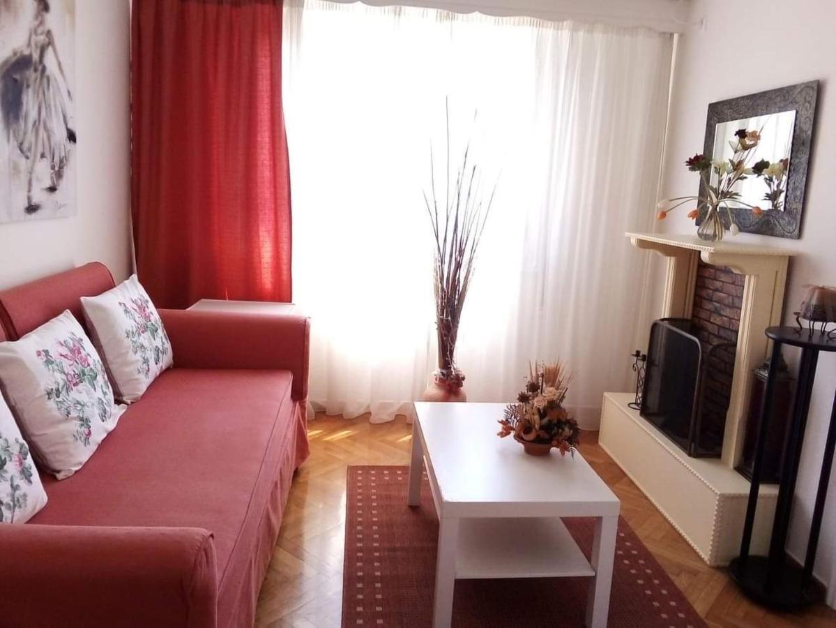 Sylvia' S Apartment